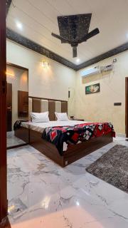 Chauhan Inn - Vrindāvan - 4