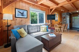 Bear Coast, Cabin with Hot Tub, Patio, and Waterview - Ucluelet - 8