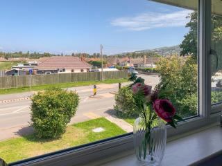 Sunny Prestatyn Apartment - Prestatyn - 3