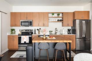 TC Sweet Pea - 2-Bedroom Condo Near Downtown TC! - 5