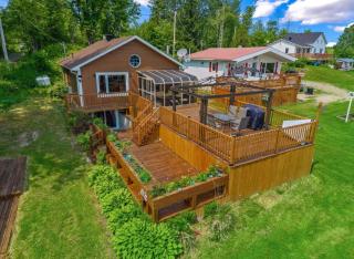 Peaceful Waterfont Cottage - Quebec - 0
