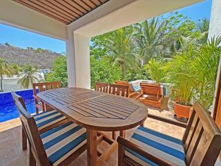 Beachfront condo with private pool & fast internet - - 4