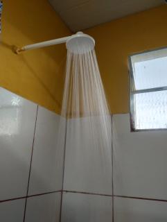 Kitnet para solteiro ou casal com banheiro e cozinha privativos - 1