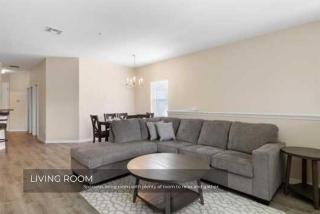 Charming 3-Bedroom Home in Gated Oakwater Resort - 0