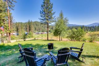Deck and Fire Pit Cozy Cabin at Terrace Lakes! - Crouch - 0