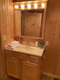 Newly Remodeled House on Cedar Lake! - - 8