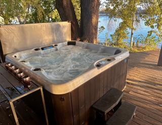 Newly Remodeled House on Cedar Lake! - - 5