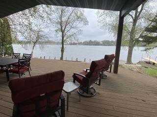 Newly Remodeled House on Cedar Lake! - - 3