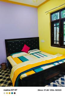 Bakhshi Holiday home stay - Srinagar - 3