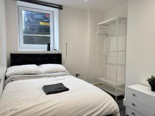 3BD Modern Home with Free Private Parking - Birkenhead - 8