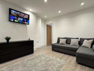 3BD Modern Home with Free Private Parking - Birkenhead - 4