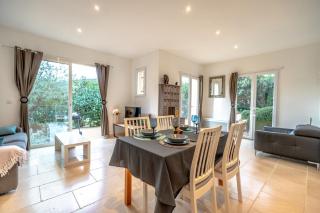 Nice air-conditioned house with flower garden - Le Plan-de-la-Tour - 6