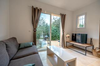 Nice air-conditioned house with flower garden - Le Plan-de-la-Tour - 2