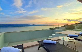 2 Bedroom Lovely Apartment In Stanici - Stanići - 9