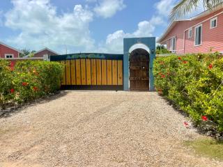 Tilt-Ta-Dock Resort Belize - Corozal Town - 8