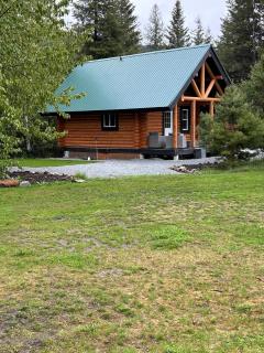 Lofted log cabin with fire table - 0