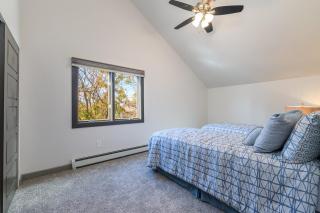 Large 4 Bedroom Home with Hot Tub and Fenced Yard - NO XTRA FEES! - 5