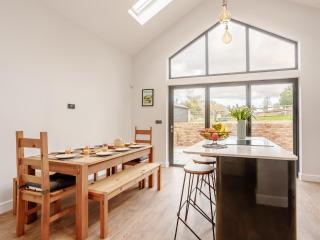 4 Bed in Dunstable 93632 - - 9