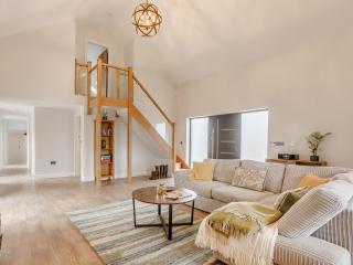 4 Bed in Dunstable 93632 - - 5