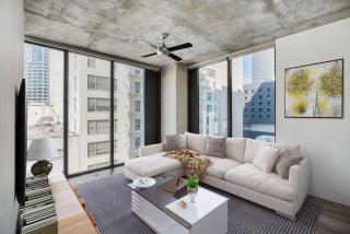 2 Bed 2 Bath Stylish Luxury Premium High-Rise Apartment - Los Angeles - 2