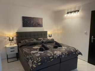 Second home apartment - rose gold - 1