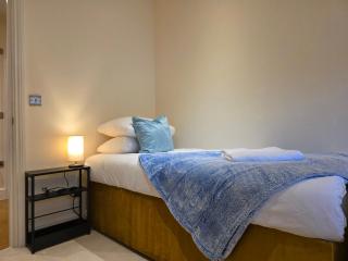 Modern Apartment 8 in Town Centre - Ipswich - 2
