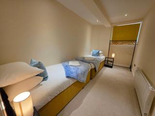 Modern Apartment 8 in Town Centre - Ipswich - 3
