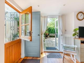 Candlewick Cottage - - 2