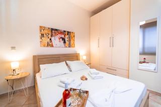 Rosso 3 City Centre Apartment - Heraklion - 2