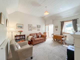 Rose Cottage - - 8