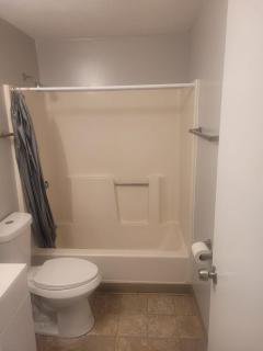 Entire quiet 2 bedroom apartment - 2