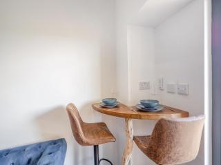 Beachfront Apartment - Rhos-on-Sea - 5