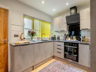Merriman Lodge - Street - 4