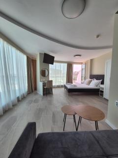 Elite Family Hotel - 1