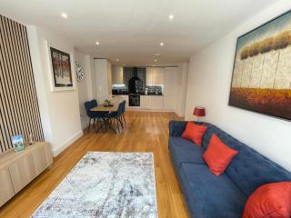 Elegant Windsor Flat - Short Walk to Windsor Castle, River Thames & Train Station - Eton - 8