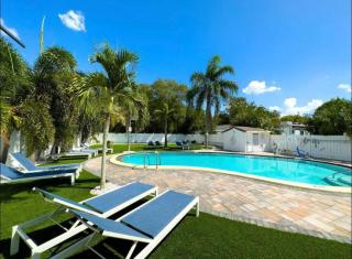 2q Beds Studio Wshared Pool 12 - 3
