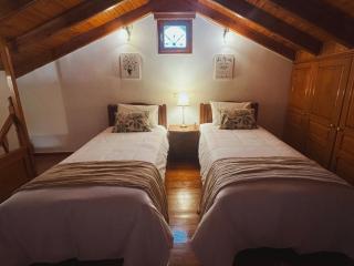 Margo Traditional House - 1