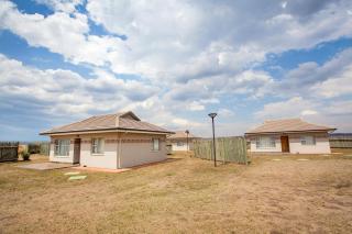 Ncome Lodge - - 3