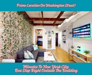 Chic Penthouse 15 Minutes From NYC - bus stop at doorstep - Hoboken - 0