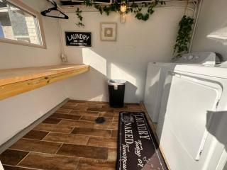 1 King Bed Unit With Shared Pool - Clearwater - 4