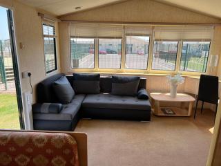 Rohannah A&C Ultimate Caravan Retreat - East Mersea - 7