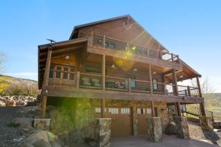 Ski and Ride Mountain Haus - Hot Tub, Fire Pit, Game Room & Deck - Mesa - 4