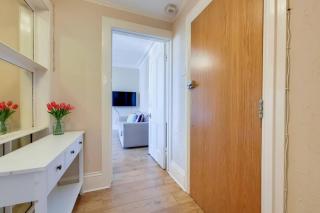 Apartment w workspace in Ealing - 2