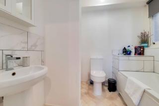 Apartment w workspace in Ealing - 2