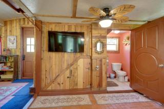 Glamping-Style Cabin on 20-Acre Farm Near Lutz! - Land O' Lakes - 6