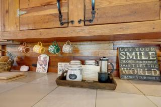 Glamping-Style Cabin on 20-Acre Farm Near Lutz! - Land O' Lakes - 2