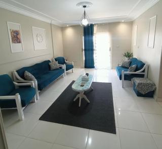 3BR-2Bath Apart near to Museum Of Civilization with Balcony & Baby Crib - Il Cairo - 0