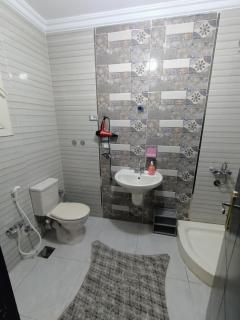 3BR-2Bath Apart near to Museum Of Civilization with Balcony & Baby Crib - Il Cairo - 8