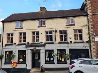 Kings Arms pub - Cleobury Mortimer - 0