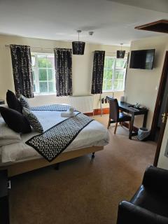 Kings Arms pub - Cleobury Mortimer - 3